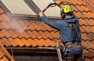 Démoussage et hydrofuge de toiture à Hondainville