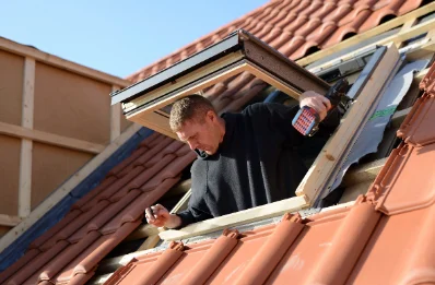 Pose de fenêtres de toit Velux à Hondainville